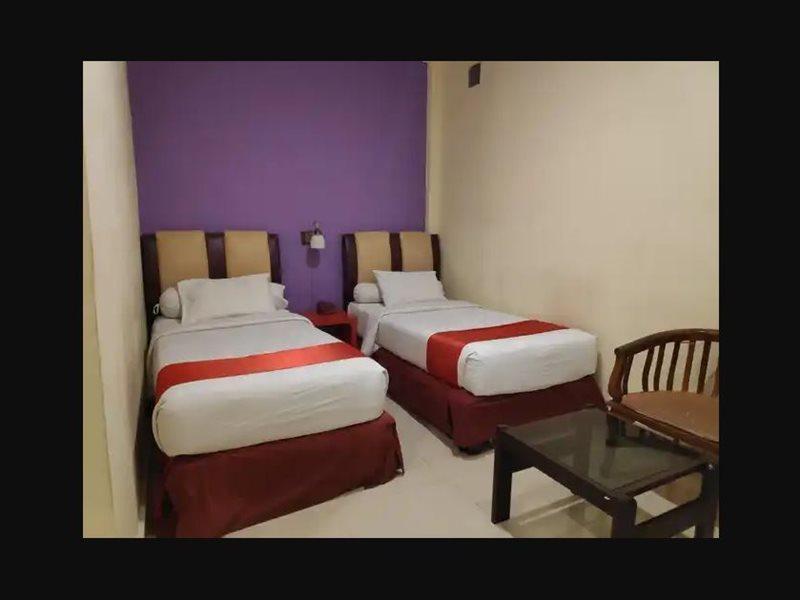 Pundi Rejeki Hotel Джамби Екстериор снимка